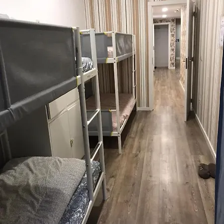 Majestic Hostel *